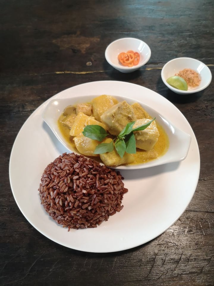 review photo of Chay Saigon Vegan Curry With Rice (swapped White With Brown) shared by @mocniknina on 02 Nov 2019 - review