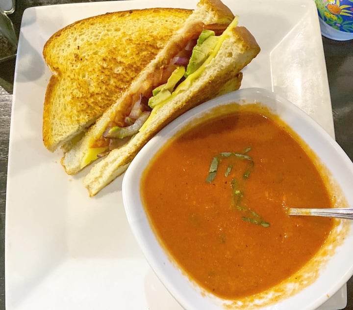 photo of Cascadia Public House Vegan Grilled Cheese & Tomato Basil Soup shared by @strahberry on  19 Dec 2019 - review