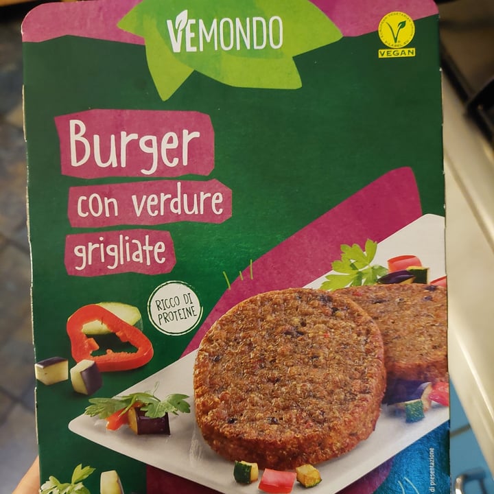 photo of Vemondo Burger con Verdure Grigliate shared by @mpaulamanuele on  14 Mar 2022 - review