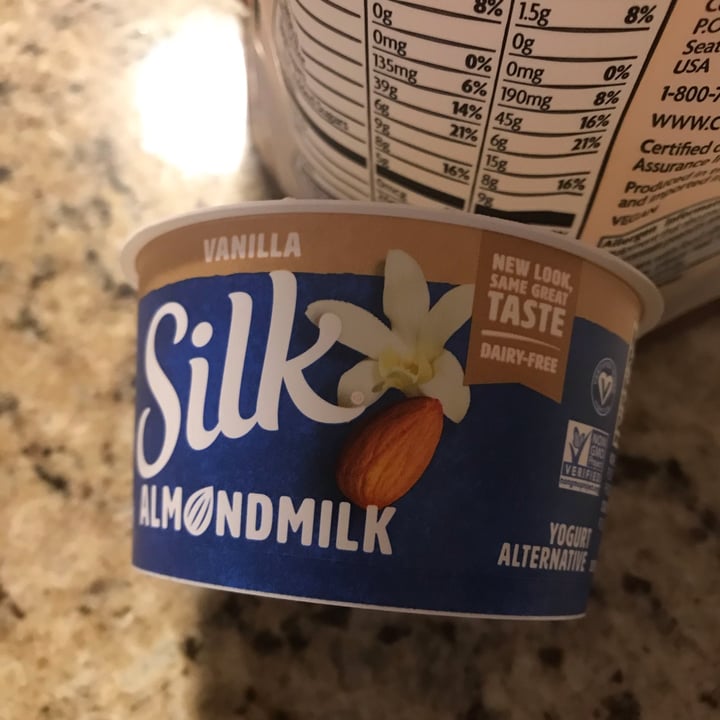 review photo of Silk Almond milk vanilla yoghurt shared by @thatveganjournal on 16 Mar 2022 - review