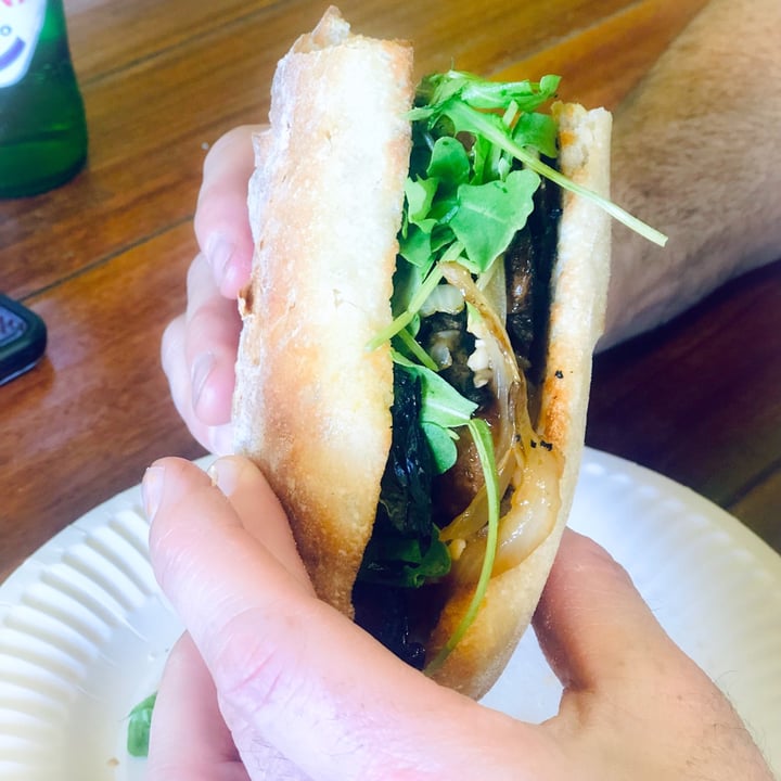 review photo of Gianni's Pizza Ricky Bobby shared by @baborden on 25 Nov 2021 - review