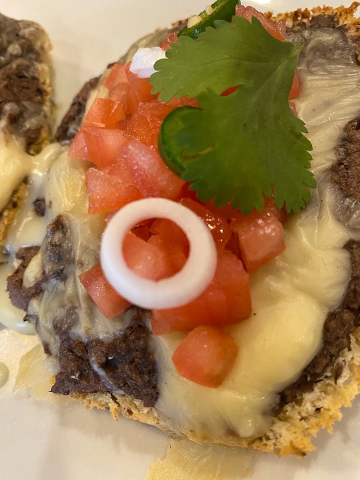 photo of Vegan inc. Plaza 404 Molletes shared by @adhara on  11 Mar 2020 - review