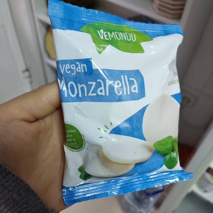 review photo of Vemondo Vegan Mozarelli shared by @brayray on 03 Jan 2022 - review