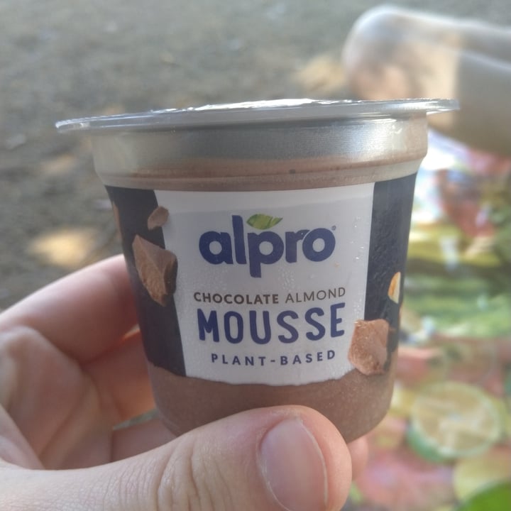 review photo of Alpro Mousse de Chocolate con Almendras shared by @dorian_hyde on 11 Aug 2021 - review