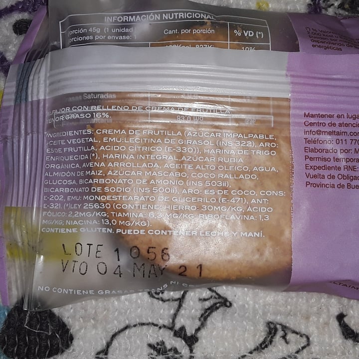 photo of Meltaím Alfajor Coco & Frutilla shared by @marialhera on  12 Apr 2021 - review