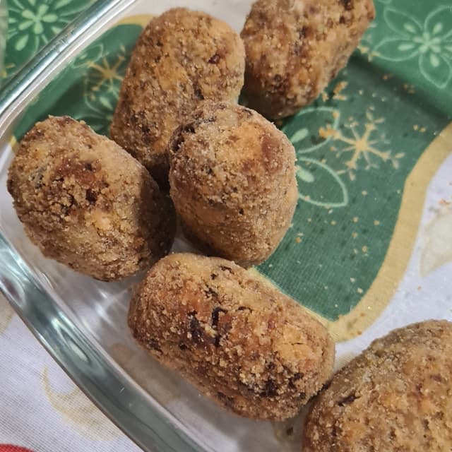 菜肴“Croquete Recheado com linguiça”的照片
