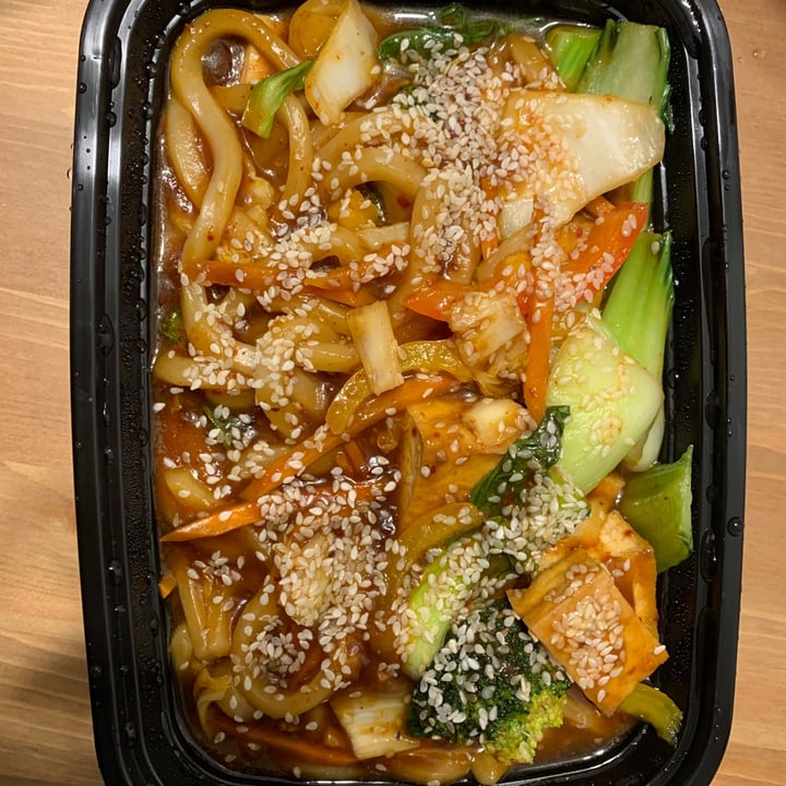 photo of Wei's Noodle House Spicy Korean Style Vegetable And Tofu Stir Fry With Udon Noodles shared by @lilplantedvegan on  04 Oct 2020 - review