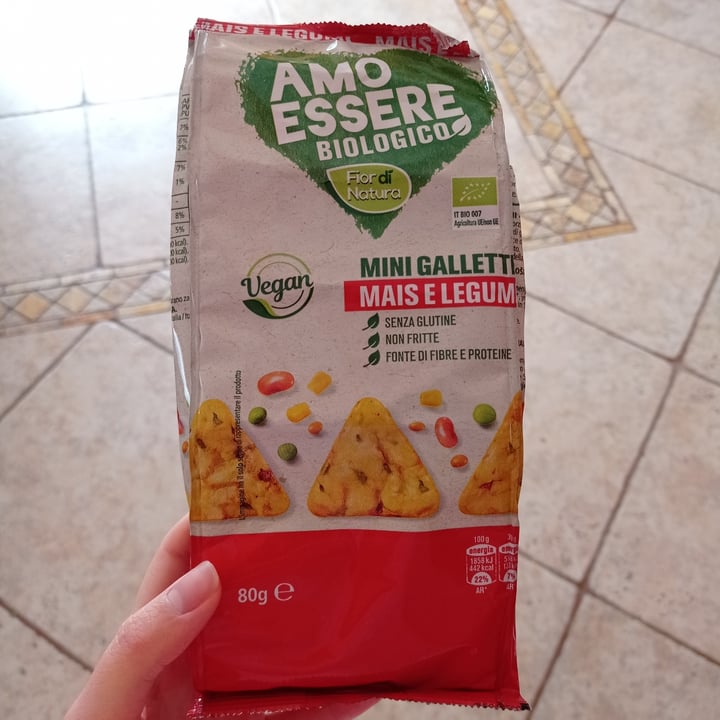 photo of Amo Essere Veg Triangolini di mais e legumi shared by @rebecamarras on  12 Apr 2022 - review