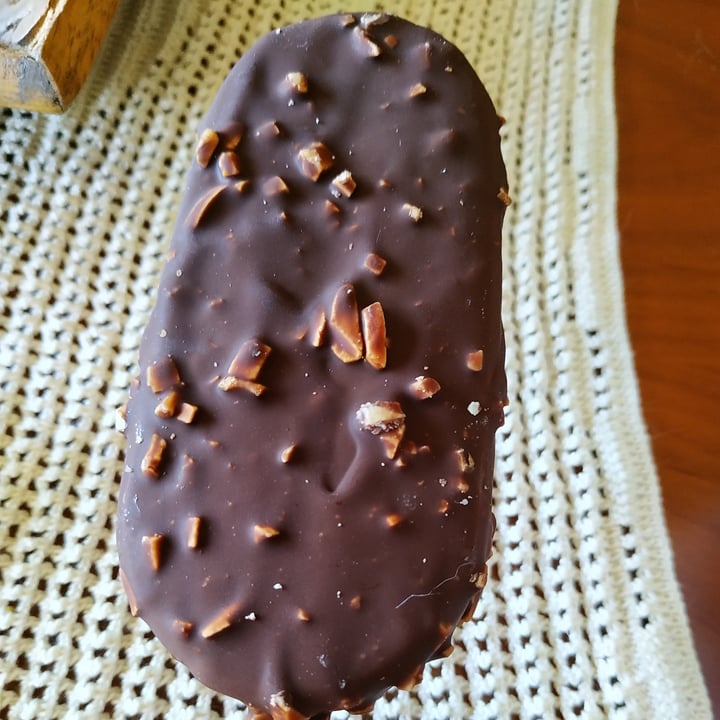 review photo of Gelatelli Gelado Vegan Com Chocolate E Amêndoas shared by @martarosario17 on 04 Jul 2022 - review