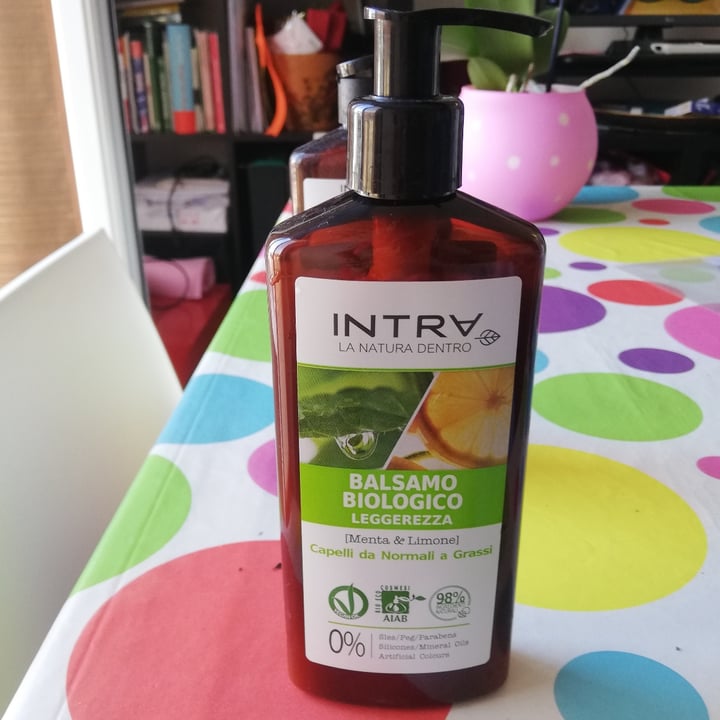 photo of Intra Natural balsamo biologico menta e limone shared by @elengrana on  16 Aug 2022 - review