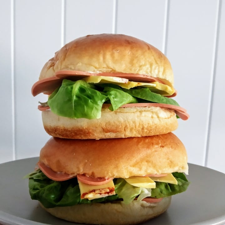 review photo of Quorn Smoky Ham Free Slices shared by @silviamouse on 27 Sep 2021 - review