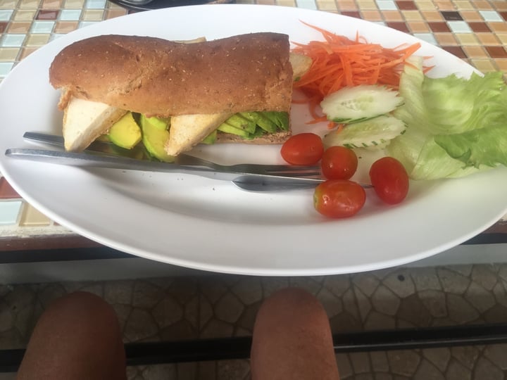 photo of Da's Home Bakery Avocado And Tofu Sándwich In Vegan Bread shared by @gillhibbitt on  16 Mar 2020 - review
