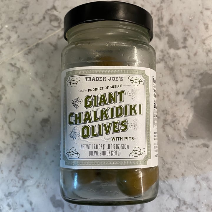 photo of Trader Joe's Giant chalkadiki olives shared by @kassyttime on  02 Jun 2021 - review