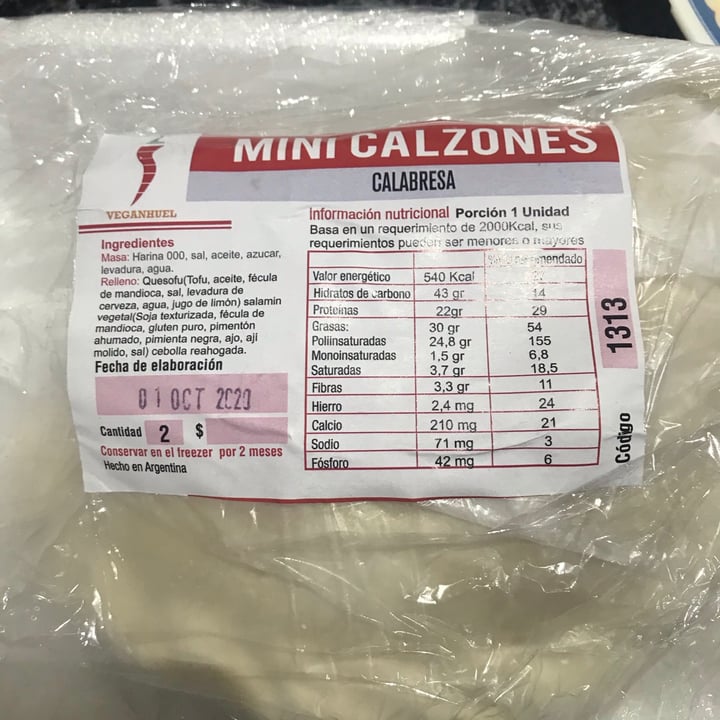 photo of Veganuel Mini calzones de calabresa shared by @noemariel on  21 Oct 2020 - review