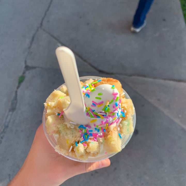 review photo of Make Believe Bakery funfetti soft serve shared by @hndav on 30 Sep 2019 - review