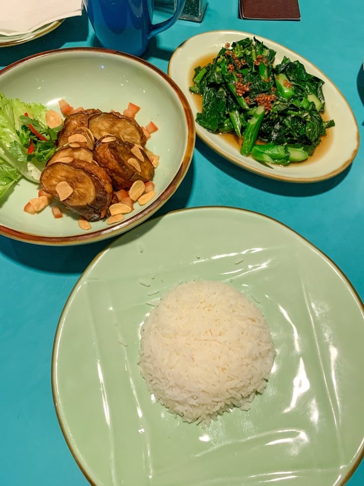 review photo of Kopi Tiam Swissôtel The Stamford Eggplant with Omnipork Stuffing shared by @jaydenl on 07 Jan 2020 - review