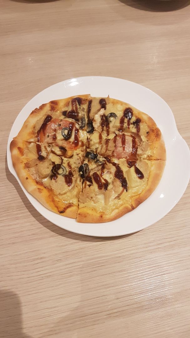photo of WS Deli Experience Store Bbq Chicken Pizza shared by @ram14 on  13 Jun 2019 - review