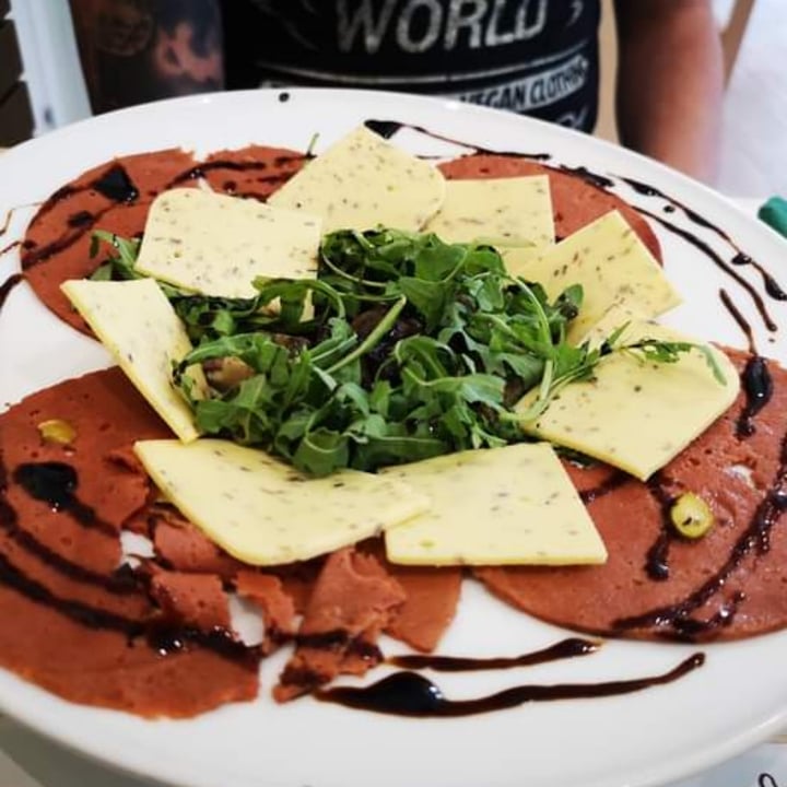 photo of Universo Vegano Tagliere di affettate e formaggi vegan shared by @raxel on  15 Oct 2020 - review