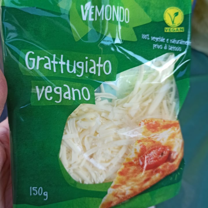 photo of Vemondo Grattugiato Vegano shared by @patryf on  10 Jan 2022 - review