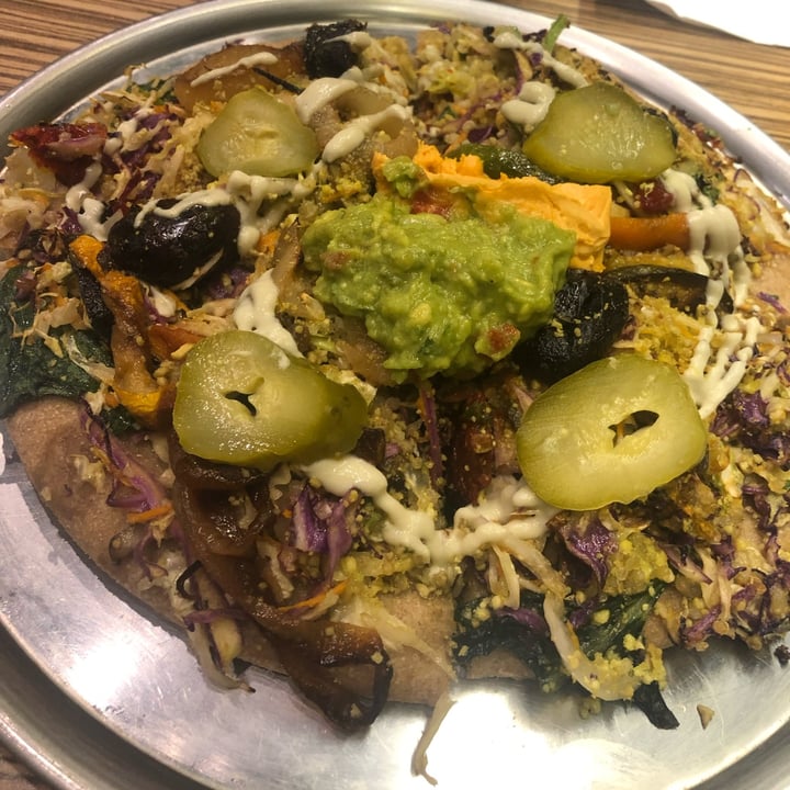 photo of Buenos Aires Verde Power pizza vegana shared by @paulazappelli on  20 Dec 2021 - review
