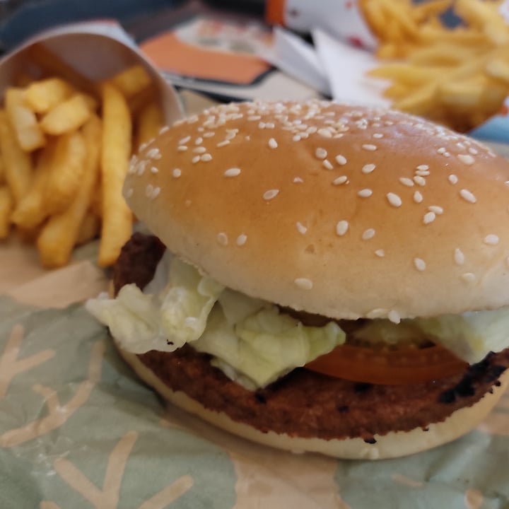 photo of Burger King Whopper Vegetal shared by @luciadaniela on  02 Oct 2021 - review