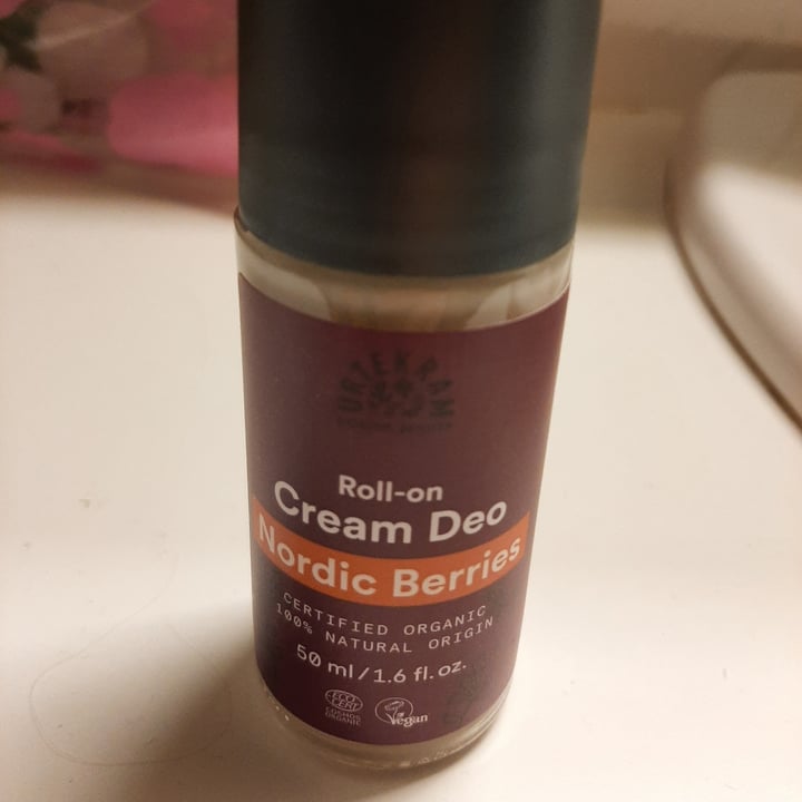 photo of Urtekram roll-on cream deo, nordic berries shared by @titiuu on  29 Jun 2022 - review