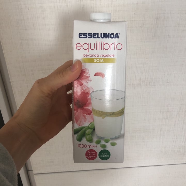 photo of Esselunga equilibrio bevanda vegetale alla soia shared by @cocowatenut on  01 Oct 2022 - review