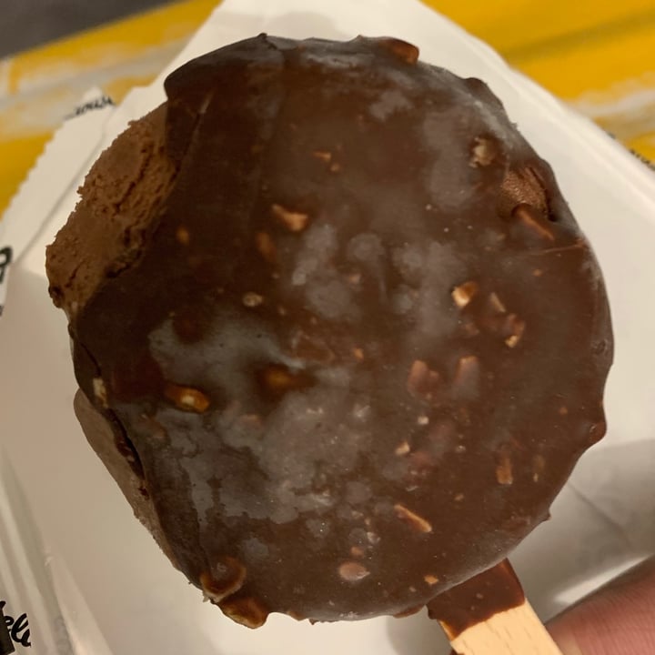 review photo of Daiya Chocolate fudge crunch shared by @jinxx on 26 May 2021 - review