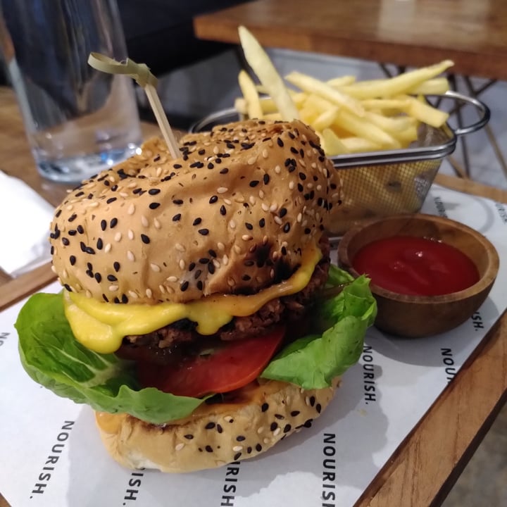 review photo of NOURISH CAFE Holly Vegan Burger shared by @phaen on 06 Jan 2022 - review