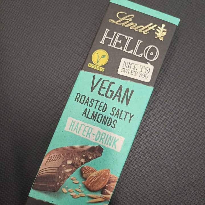 photo of Lindt Hello Vegan Roasted Salty Almonds shared by @chiara22 on  04 Dec 2022 - review