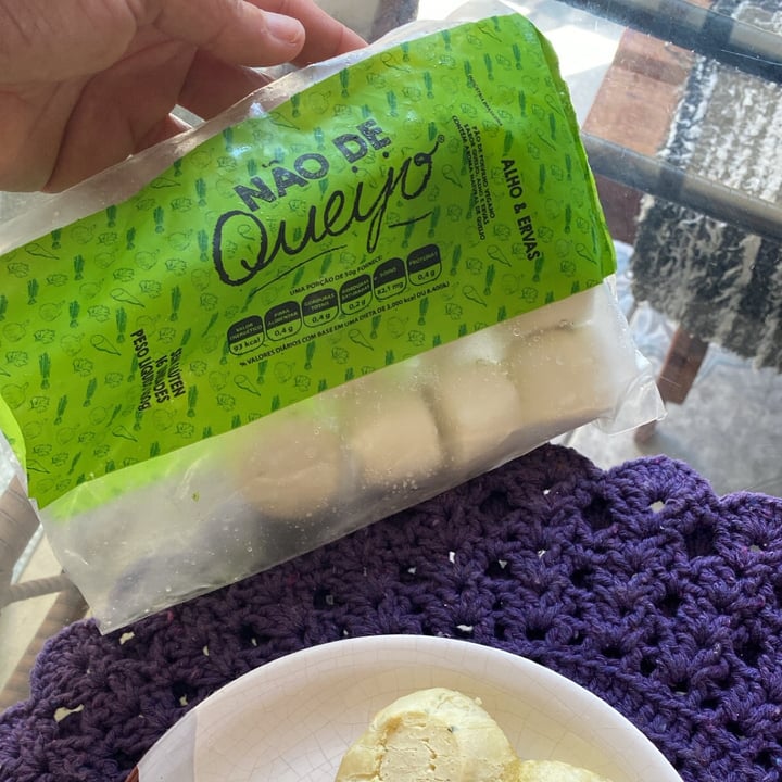 photo of Não de queijo Pao de polvilho alho e ervas shared by @rafaellarossin on  10 May 2022 - review