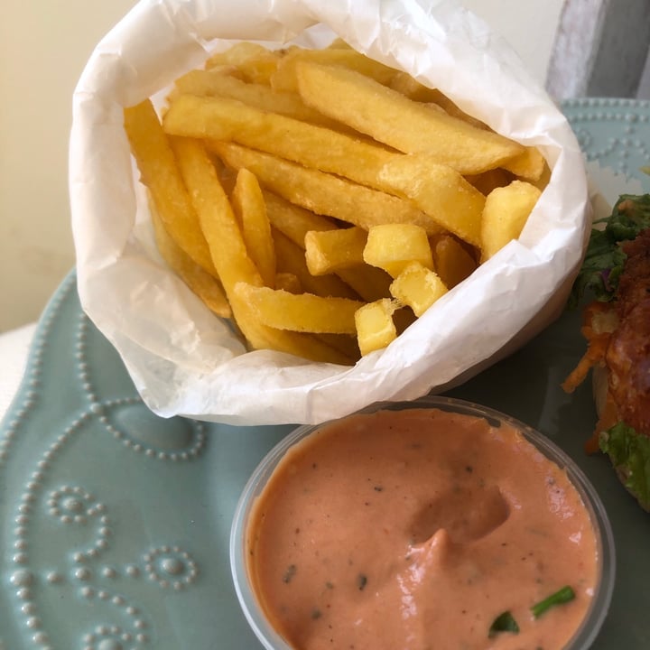 photo of Lekker Vegan Kloof Crispy Chips shared by @saigepeters on  25 Apr 2021 - review
