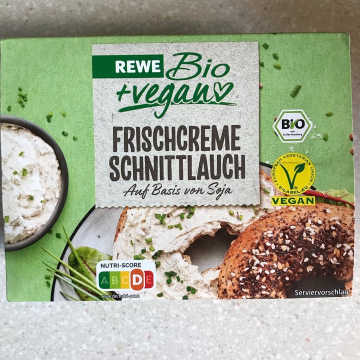 photo of Rewe Bio Frischcreme Schnittlauch, Bio + Vegan shared by @liviaslunch on  03 Jul 2022 - review