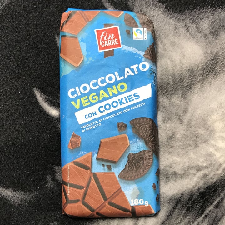 photo of Fin Carré Cioccolato Vegano con Cookies shared by @spazioverdegreen on  14 Feb 2022 - review