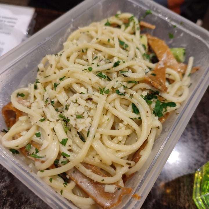 photo of Romans Pizzeria and Bar Vegan creamy pasta with bacon shared by @clairemack on  02 Dec 2021 - review