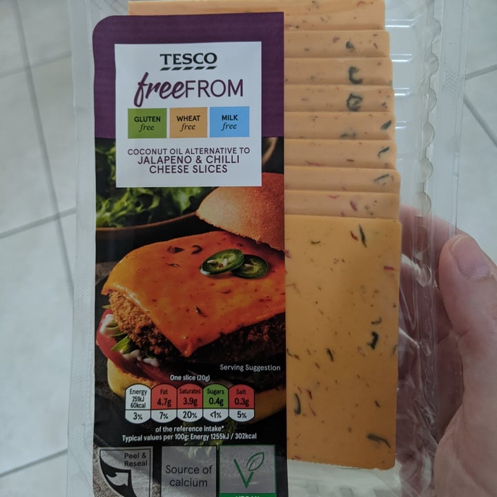 photo of Tesco Coconut Oil Alternative To Jalapeño & Chilli Cheese Slices shared by @irishveganjo on  22 Sep 2021 - review