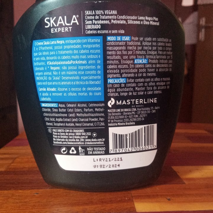 photo of Skala Creme lama negra da skala meu preferido e 100%vegano e n tem testes em animais recomendo muito shared by @luara on  15 Nov 2021 - review