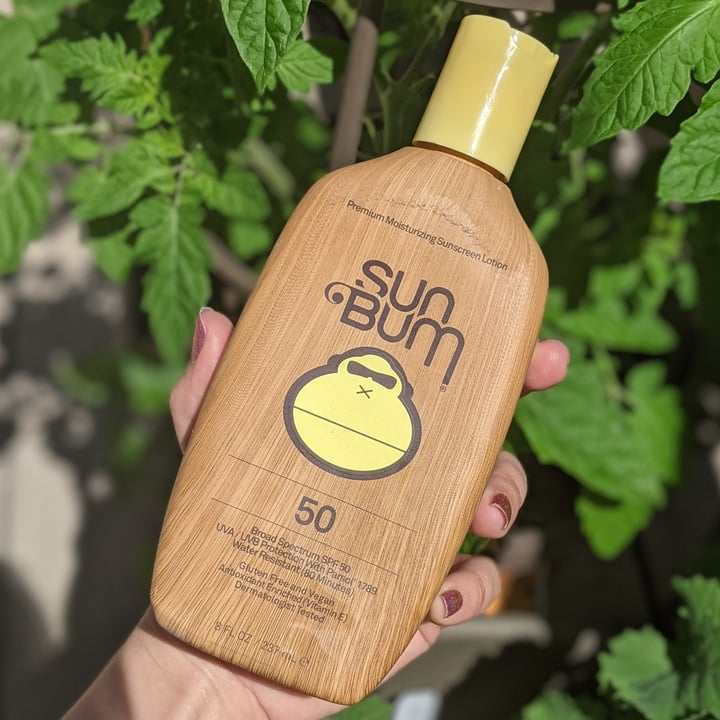photo of Sun Bum Premium Moisturizing Sunscreen SPF 50 shared by @iszy on  15 May 2022 - review