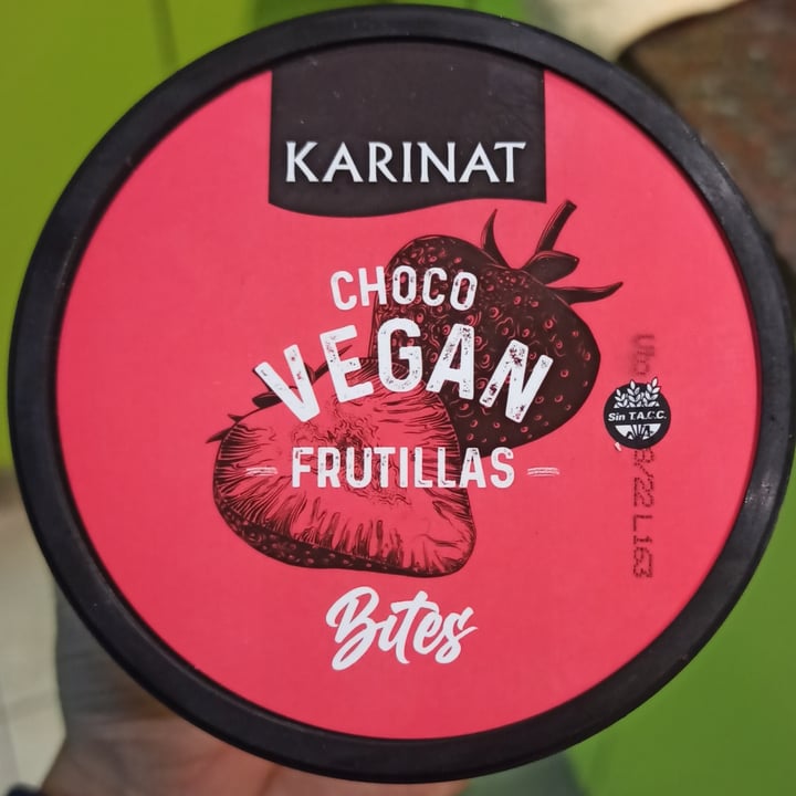 photo of Karinat Choco Vegan Frutillas Bites shared by @valengalante on  16 Aug 2021 - review