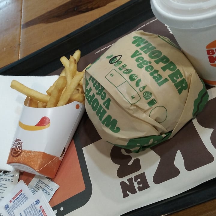 photo of Burguer king Palmas Whopper vegetal shared by @jennilaurencio on  05 Feb 2022 - review