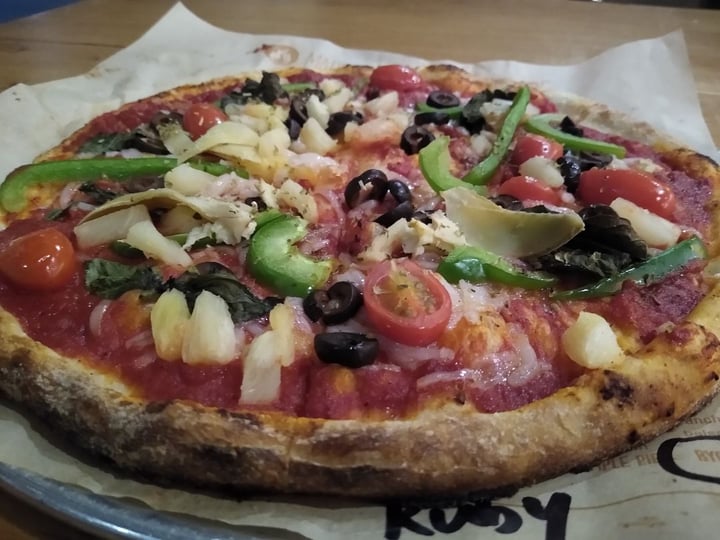 photo of Blaze Pizza Build Your Own Pizza With Vegan Cheese shared by @rubyphu on  28 Dec 2019 - review