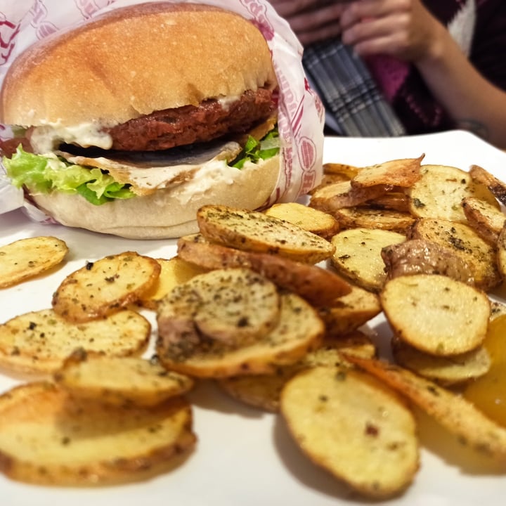 photo of Vegan'us Hamburguesa shared by @nikotok on  11 Aug 2021 - review