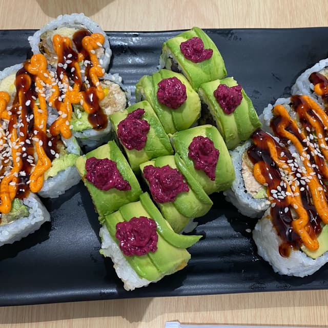 Photo du plat “KAKIAGE SUPREME ROLL”