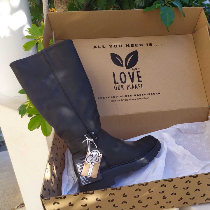 photo of Love Our Planet Boots shared by @loplop83 on  07 Jan 2022 - review