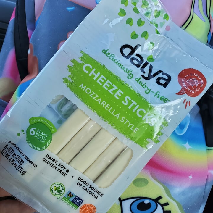 photo of Daiya Cheese Stick Mozzarella shared by @mewinabubble on  26 Feb 2022 - review