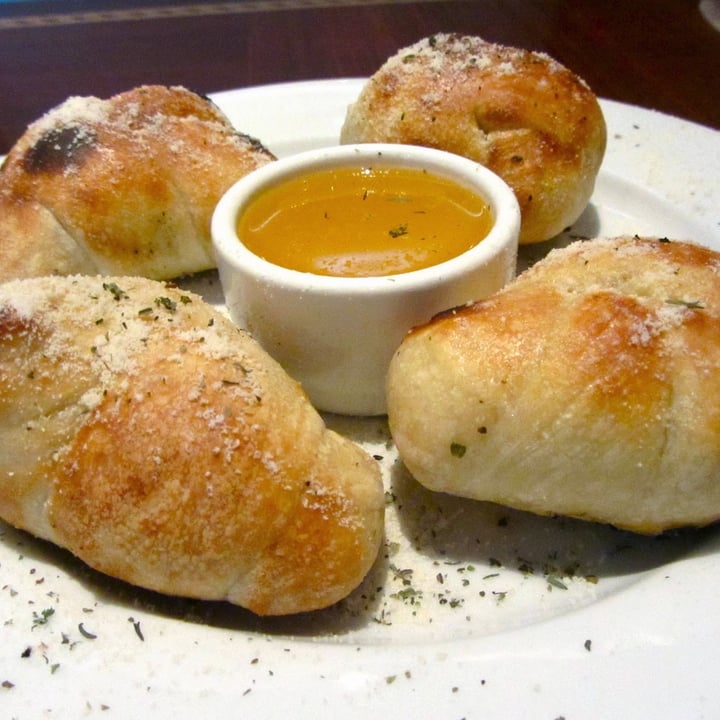 photo of Ethos Vegan Kitchen Garlic Knots shared by @safaridynamite on  30 Sep 2020 - review