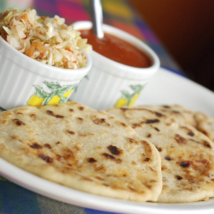 photo of Pupuseria Suiza Pupusas de frijol con espinacas shared by @jcarlos1 on  10 Jul 2022 - review