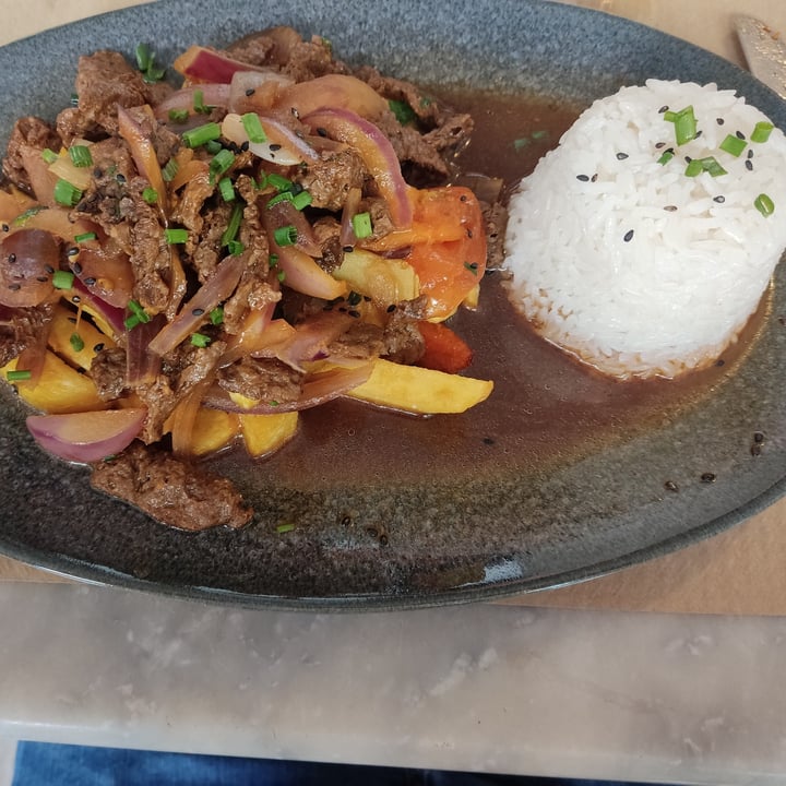 review photo of Los Andenes Lomo saltado shared by @kisarhato on 02 Apr 2022 - review