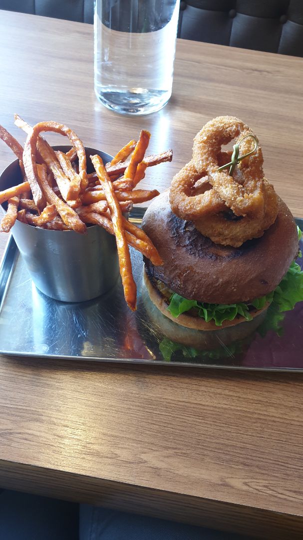 photo of DIRTY VEGAN 3 Onion Burger shared by @masik on  02 Dec 2019 - review