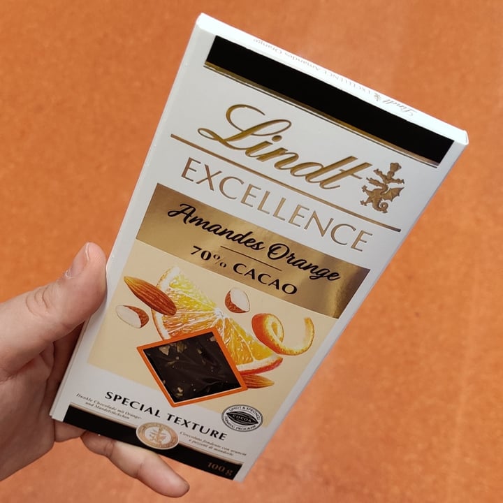 photo of Lindt Excellence - Amandes Orange shared by @serenasofia on  23 Jun 2022 - review